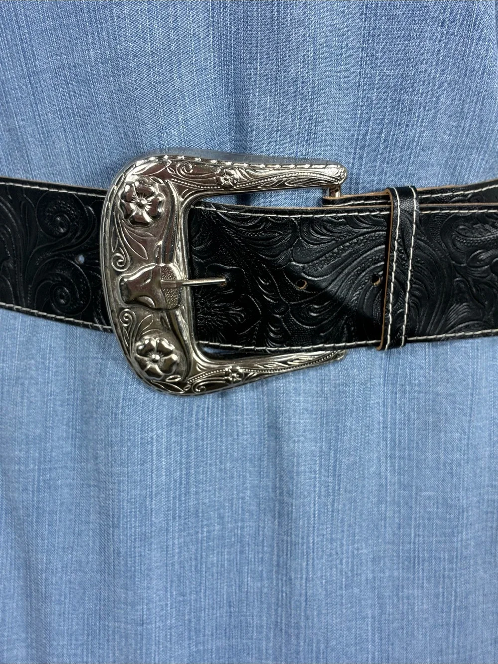 Womens belt Sz L Western Tooled Black faux Leather Engraved Silver Buckle